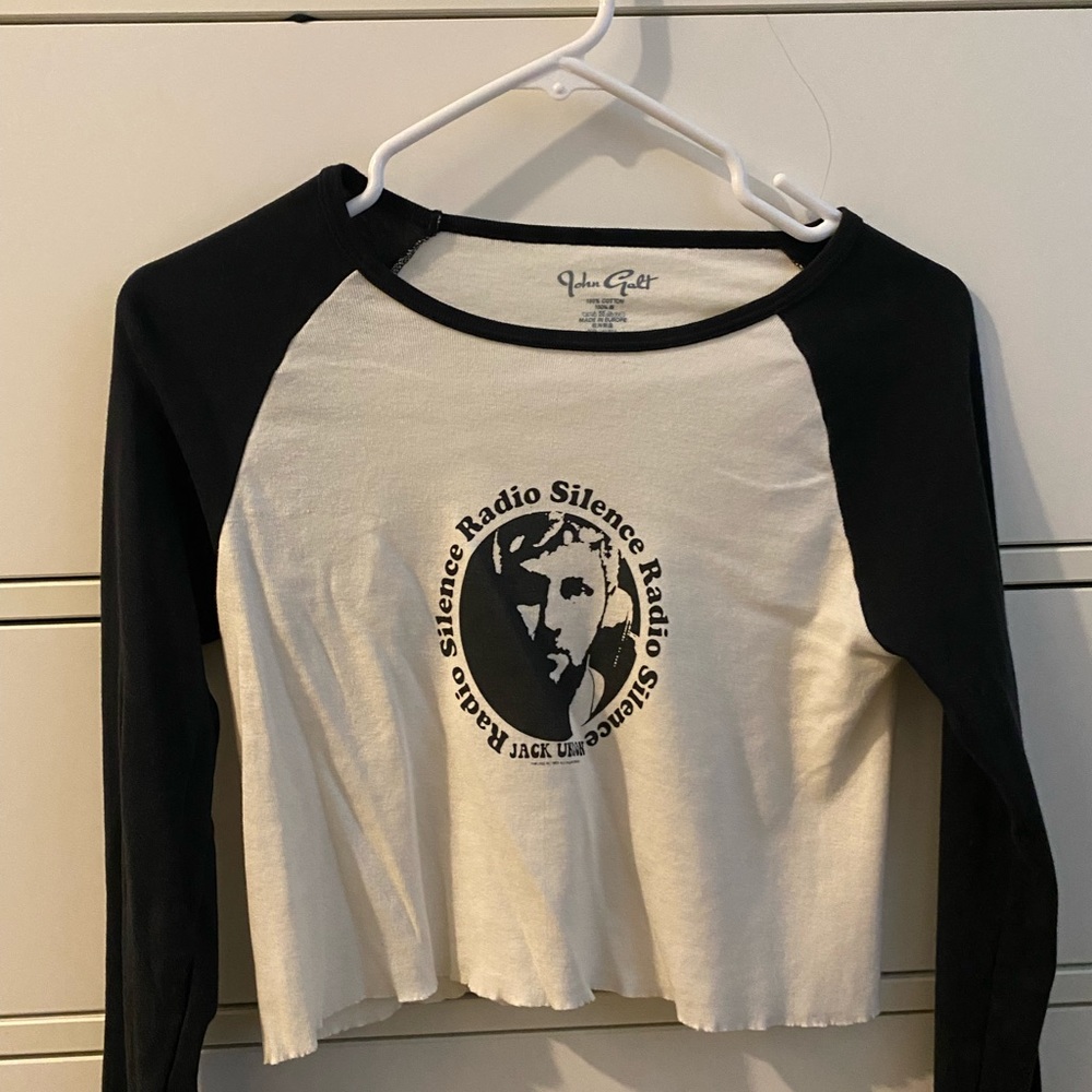radio silence crop tee